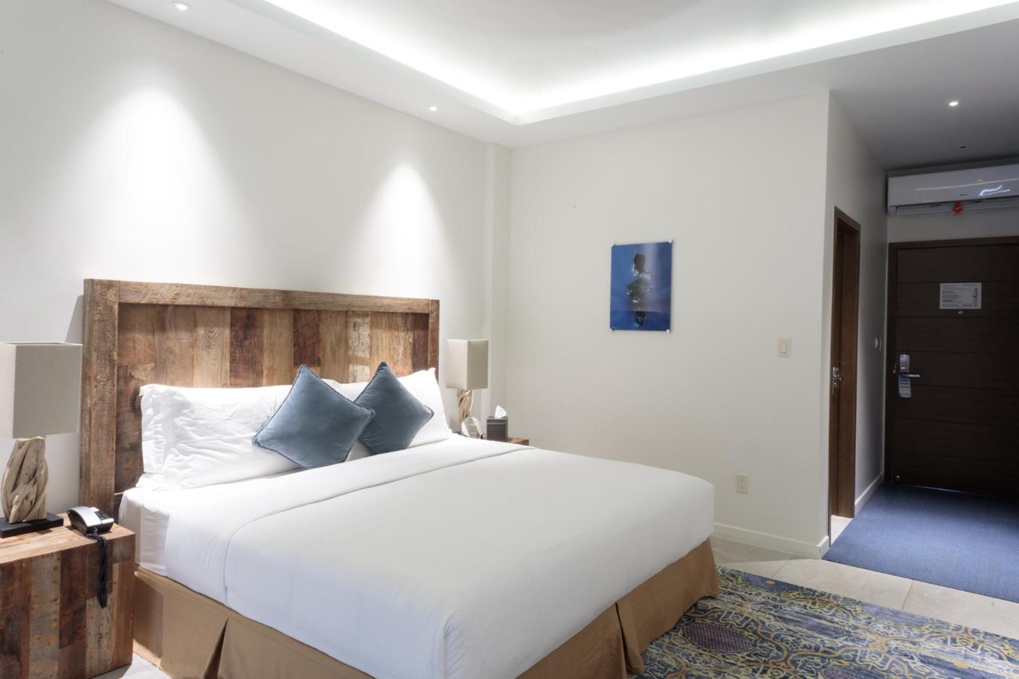 Cove Resort Palau Корор Екстериор снимка